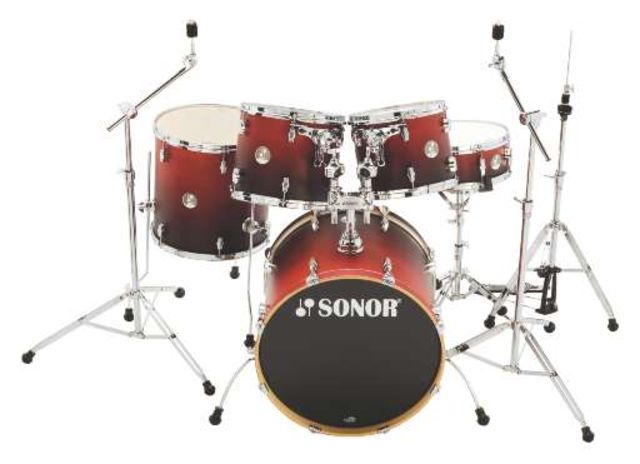 The bass drum is enhanced by Sonor’s swing-out spurs, which curve round the drum when they are not in use